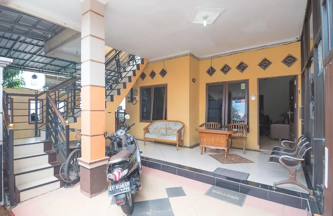 RedDoorz near Sepinggan Airport Balikpapan 2-1
