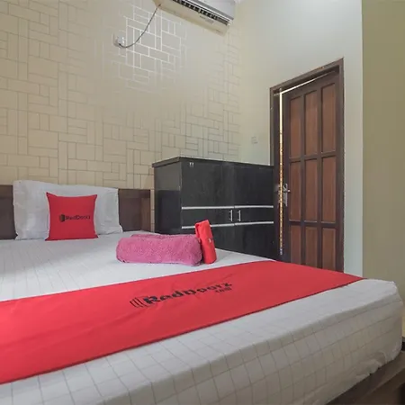 RedDoorz near Sepinggan Airport Balikpapan 2-3